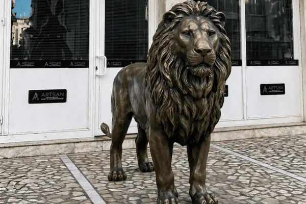 Büyük Boy Aslan Heykeli